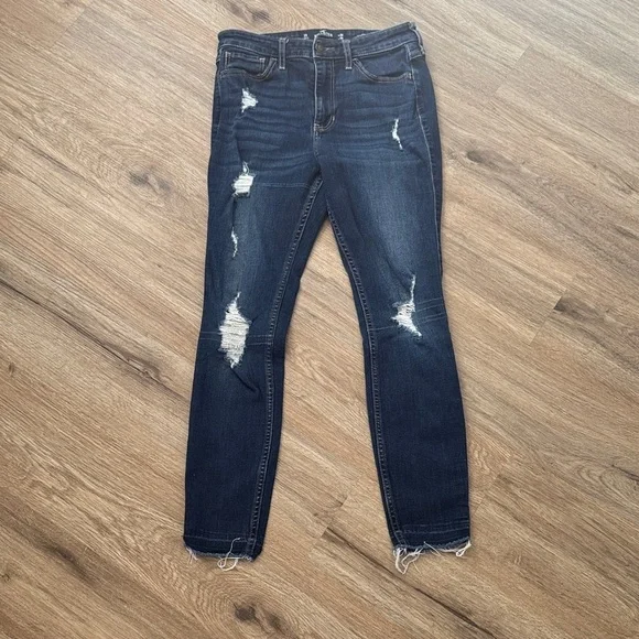 Women's Distressed Hollister Blue Jeans - Picture 2 of 6
